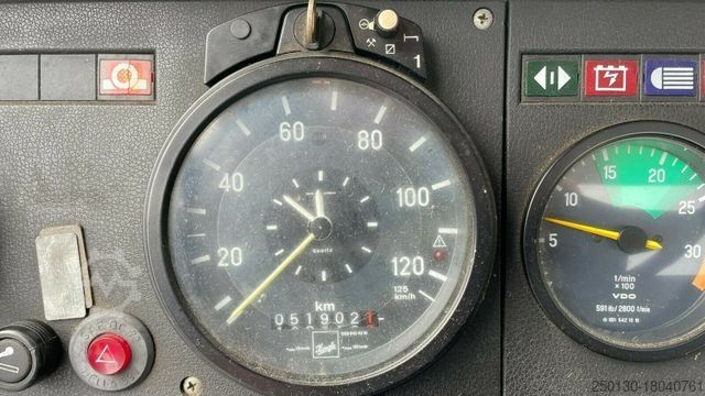 Standard SZM MERCEDES-BENZ 813 Oldtimer