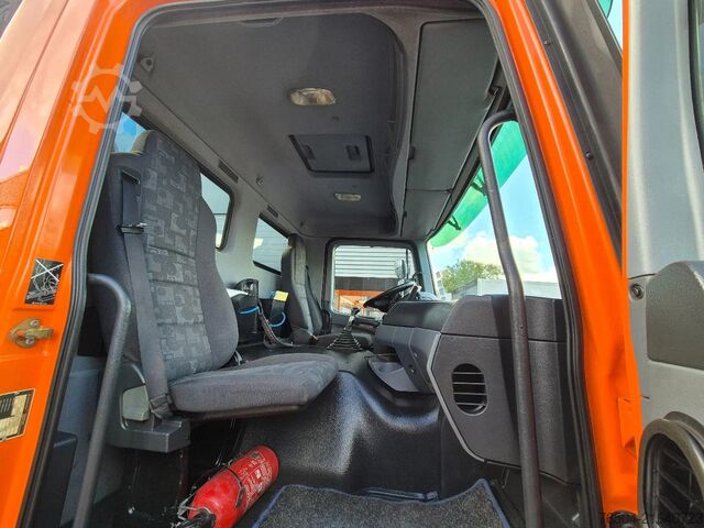 Hook arm system Mercedes-Benz Actros 3241 8X4 Containersysteem/ 20T HMF crane...