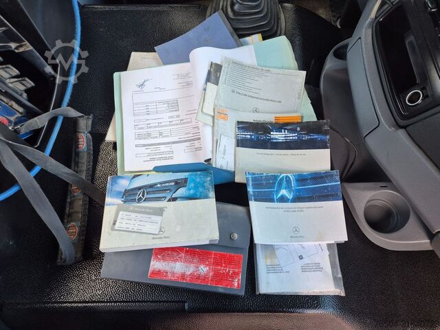 Hook arm system Mercedes-Benz Actros 3241 8X4 Containersysteem/ 20T HMF crane...