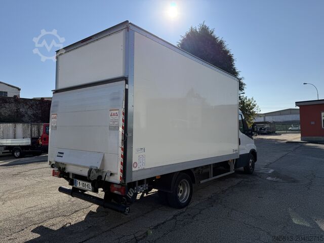 Geschlossener Lieferwagen Iveco daily 35-160