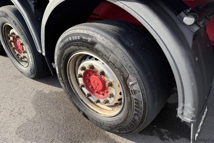 Auflieger mit Pritsche & Plane S 24 Plane Hebebühne / Swiss-Vehicle