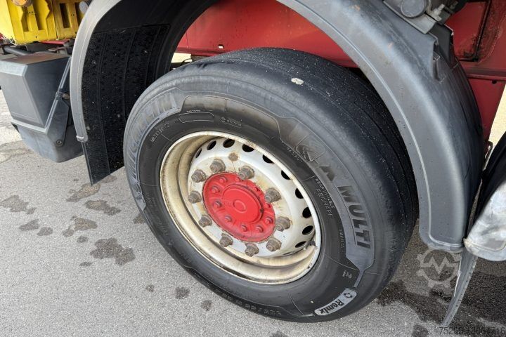 Auflieger mit Pritsche & Plane  S 24 Plane Hebebühne / Swiss-Vehicle