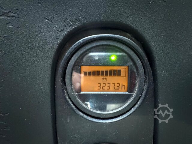 Hochhubwagen Linde L12 [ID: 410]