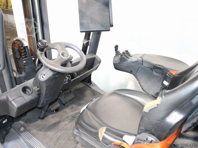 Diesel Forklift Linde H 25 D-02  393