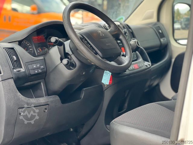 Pritschenwagen PEUGEOT Boxer DoKa Pritsche HDi 160 4x2