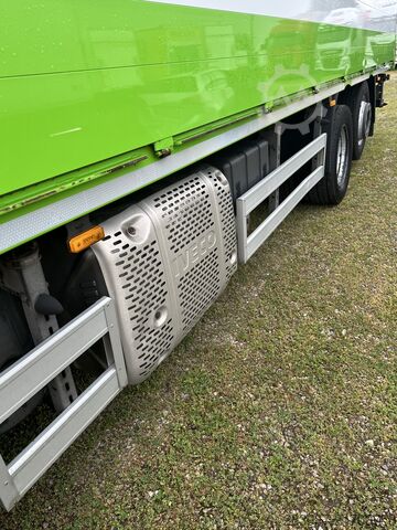 Flatbed truck with tarp IVECO Stralis AT