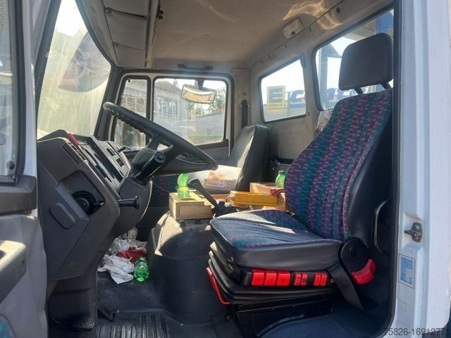 Truck-mounted crane van MERCEDES-BENZ 814 Dachdeckerkran Klaas 28-7 28Meter Fernbedien