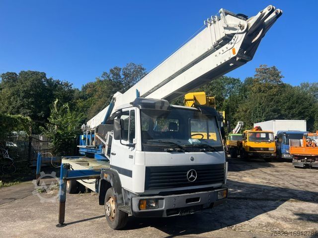 Truck-mounted crane van MERCEDES-BENZ 814 Dachdeckerkran Klaas 28-7 28Meter Fernbedien