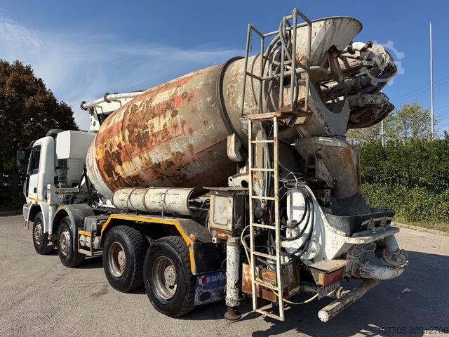 Concrete pump truck Astra HD8 84.45