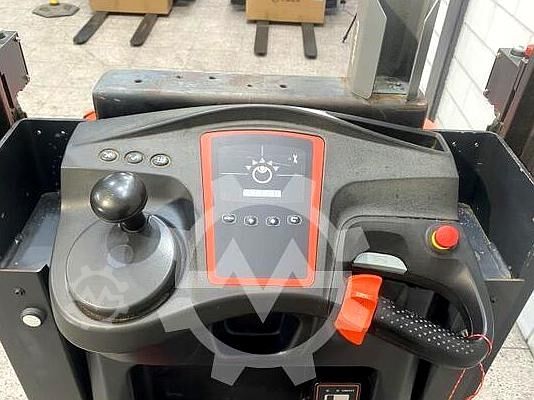 Order picking machine Linde V10-02