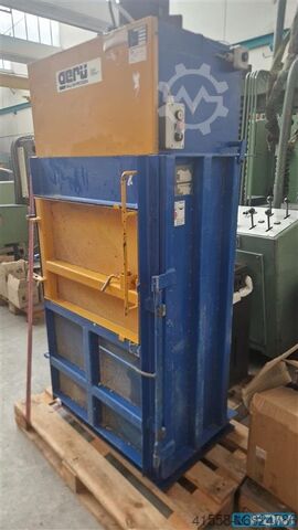 Baling Press GERÜ Uni 8