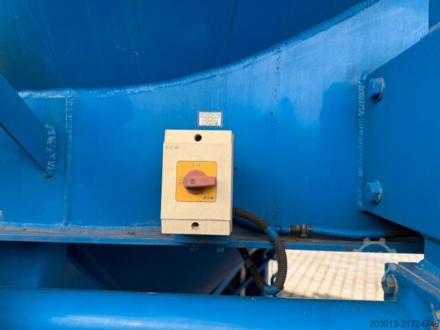 Silo semitrailer FELDBINDER Silo Auflieger 56.000 Liter ADR