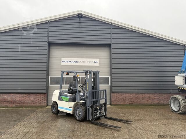  EUROTRAC FE30 ECO heftruck NIEUW met vorkenverspreider