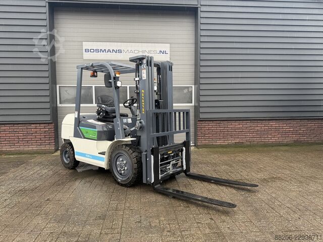  EUROTRAC FE30 ECO heftruck NIEUW met vorkenverspreider