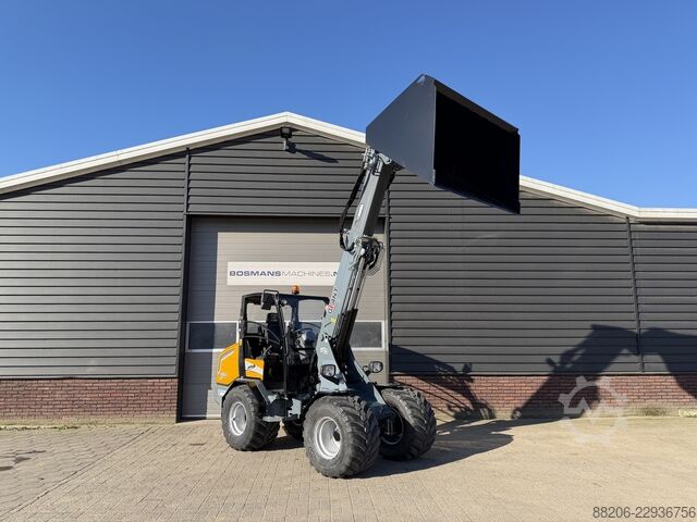  GIANT G3500 TELE minishovel NIEUW €960 LEASE