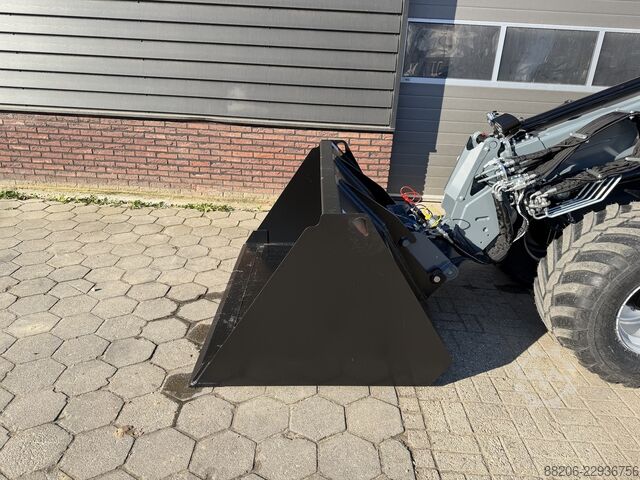  GIANT G3500 TELE minishovel NIEUW €960 LEASE