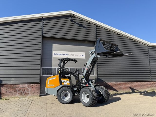  GIANT G2700 X-TRA HD+ minishovel NIEUW (giekvering, pro-inching - kogeltrekhaak)