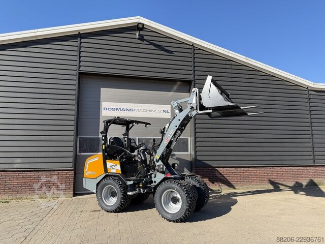  GIANT G2700 X-TRA HD+ minishovel NIEUW (giekvering, pro-inching - kogeltrekhaak)