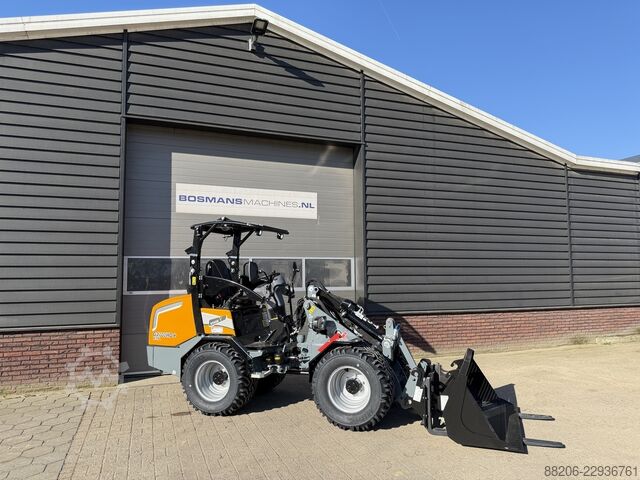  GIANT G2700 X-TRA HD+ minishovel NIEUW (giekvering, pro-inching - kogeltrekhaak)