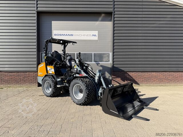  GIANT G2700 X-TRA HD+ minishovel NIEUW (giekvering, pro-inching - kogeltrekhaak)