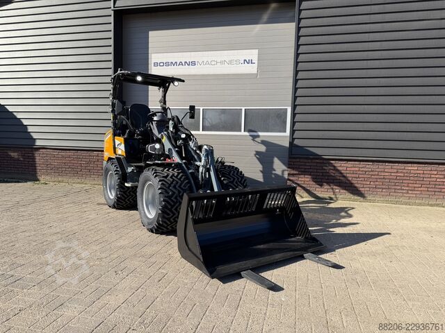  GIANT G2700 X-TRA HD+ minishovel NIEUW (giekvering, pro-inching - kogeltrekhaak)