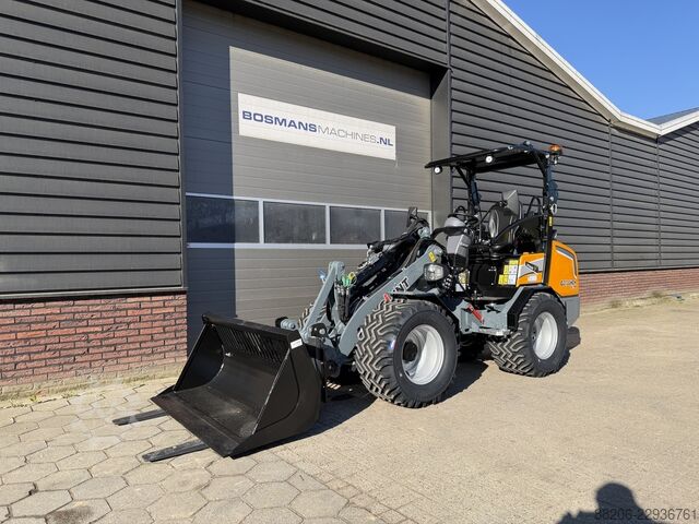  GIANT G2700 X-TRA HD+ minishovel NIEUW (giekvering, pro-inching - kogeltrekhaak)