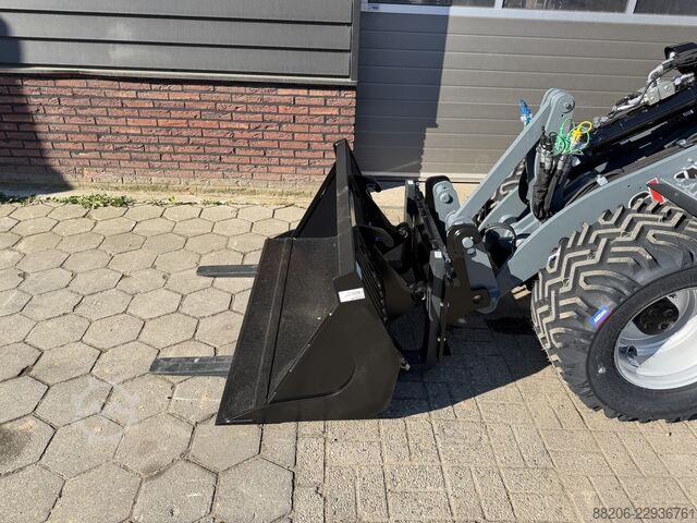  GIANT G2700 X-TRA HD+ minishovel NIEUW (giekvering, pro-inching - kogeltrekhaak)