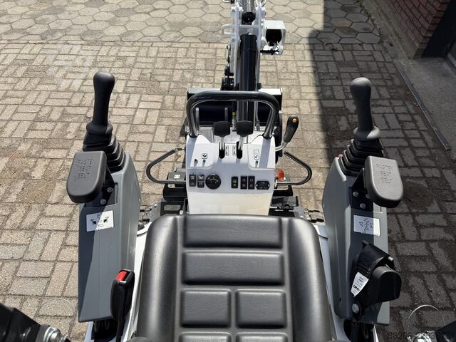  BOBCAT E10 z minigraver NIEUW SLOOP / SORTEER functie hydraulische wissel + 3 bakken