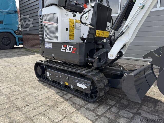 BOBCAT E10 z minigraver NIEUW SLOOP / SORTEER functie hydraulische wissel + 3 bakken