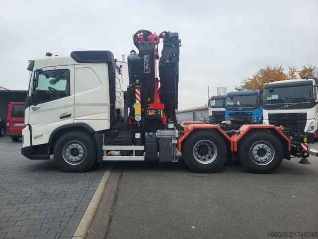 Heavy-duty truck VOLVO FMX 540 6x2 mit Kran Fassi F545.2.28