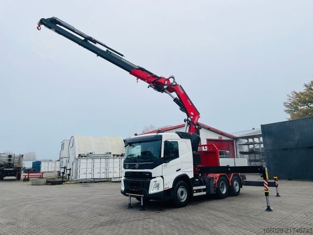 Heavy-duty truck VOLVO FMX 540 6x2 mit Kran Fassi F545.2.28