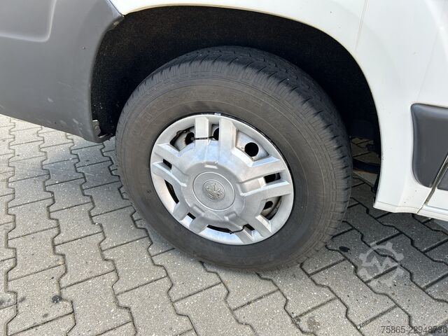 Passenger van Peugeot Boxer 330 2.2 HDI L1H1 Premium / 204 dkm / 9 Se...