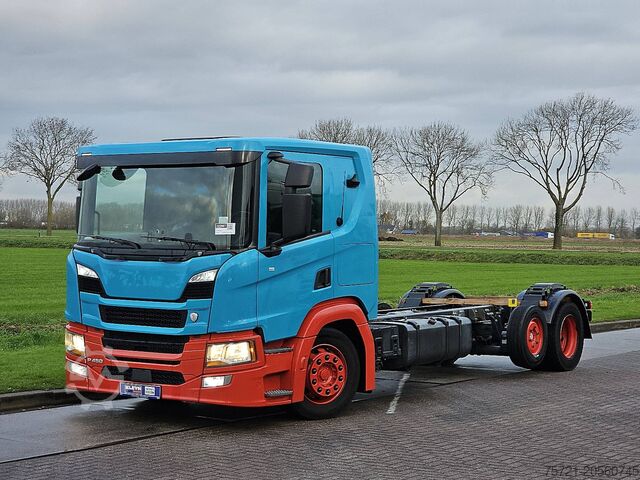 Chassis with cab SCANIA P450