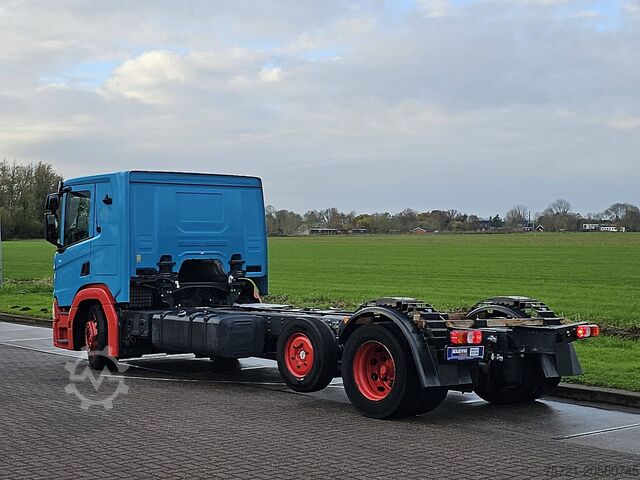 Chassis with cab SCANIA P450
