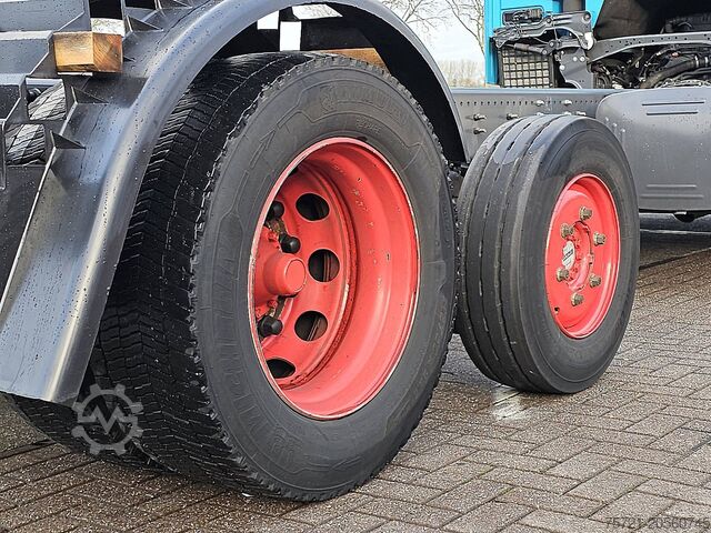 Chassis with cab SCANIA P450