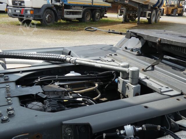 Standard tractor unit DAF XF 460