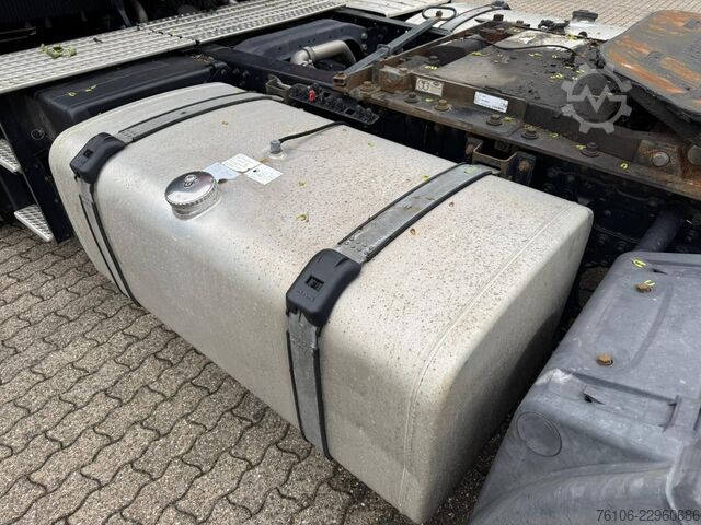 Standard tractor unit MAN TGX 18.460 4x2   Schlafkabine *retarder*