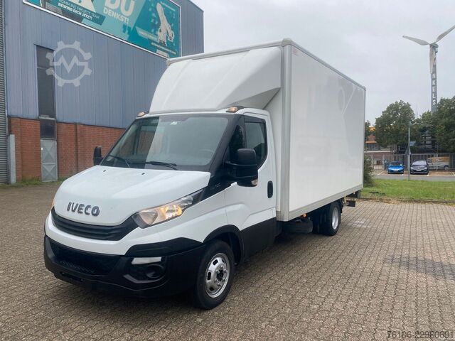 Transporter mit Koffer IVECO Daily 35C14 Hi-Matic Koffer mit Ladebordwand