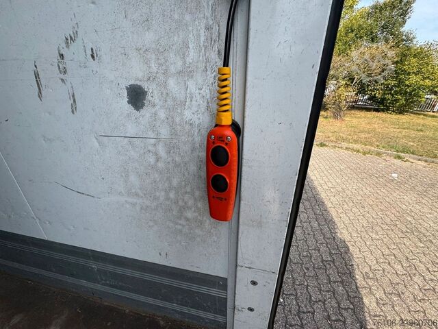 Transporter mit Koffer IVECO Daily 70C18 Hi-Matic Koffer mit LBW*TÜV neu !*
