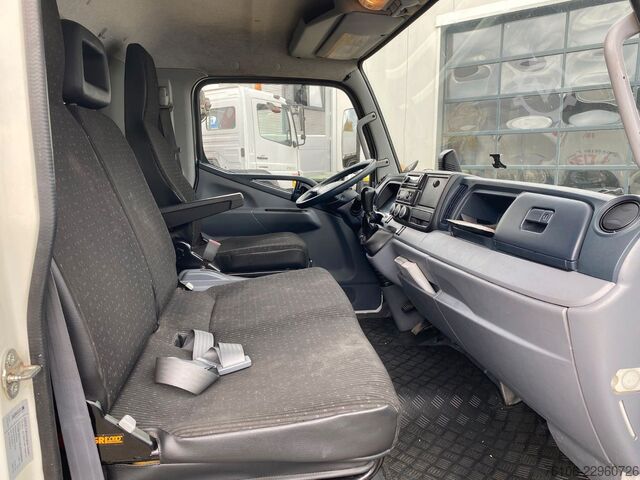 Transporter mit Koffer FUSO Canter 7C15 Koffer mit Ladebordwand