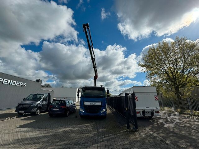Autokran DAF CF 440 mit Ladekran HMF 2120K4