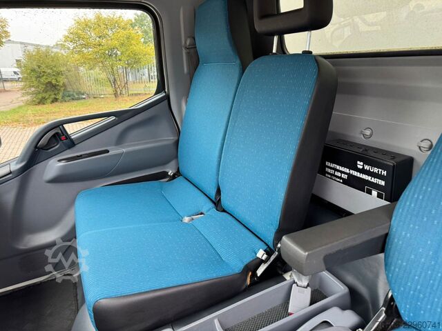 LKW mit Kofferaufbau FUSO Canter 7C15 Koffer mit Ladebordwand