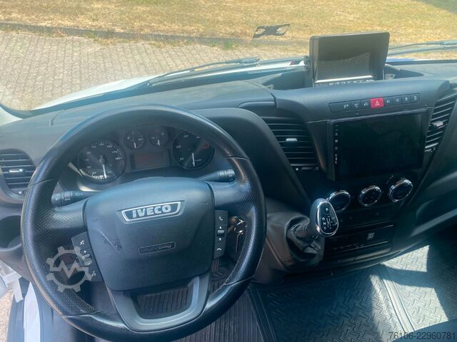 Transporter mit Pritsche & Plane IVECO Daily 72C18 Hi-Matic Schiebe Plane +LBW