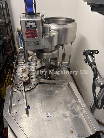 Milk Glass Bottle Filler with Aluminium Sealing 1 Pint Format Little Gem 6/2