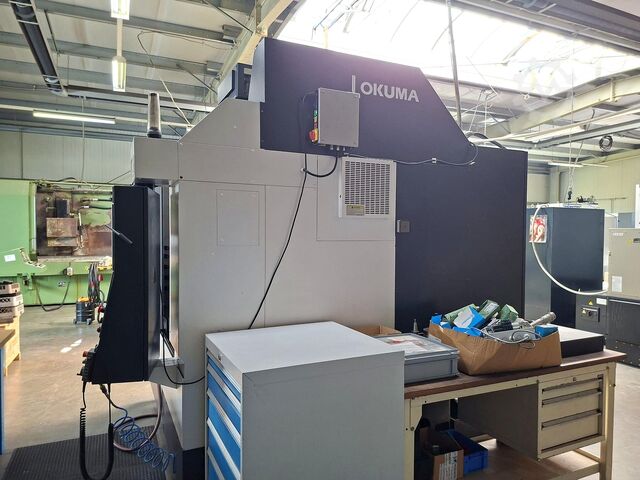 Vertical machining center Okuma Genos M460-VE-e