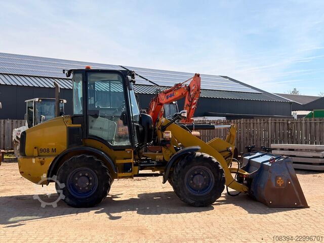 Caterpillar 908M - Quick Coupler / Automatic Greasing / Forks and Bucket Caterpillar 908M - Quick Coupler / Automatic Greasing / For...
