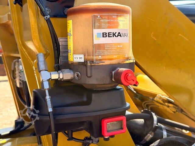 Caterpillar 908M - Quick Coupler / Automatic Greasing / Forks and Bucket Caterpillar 908M - Quick Coupler / Automatic Greasing / For...