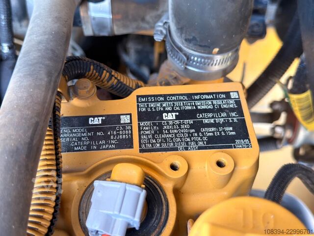 Caterpillar 908M - Quick Coupler / Automatic Greasing / Forks and Bucket Caterpillar 908M - Quick Coupler / Automatic Greasing / For...