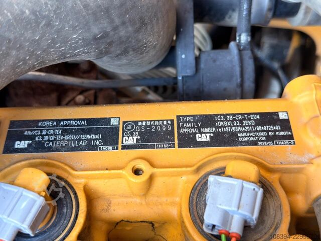 Caterpillar 908M - Quick Coupler / Automatic Greasing / Forks and Bucket Caterpillar 908M - Quick Coupler / Automatic Greasing / For...