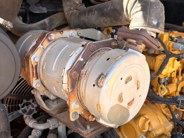 Caterpillar 908M - Quick Coupler / Automatic Greasing / Forks and Bucket Caterpillar 908M - Quick Coupler / Automatic Greasing / For...